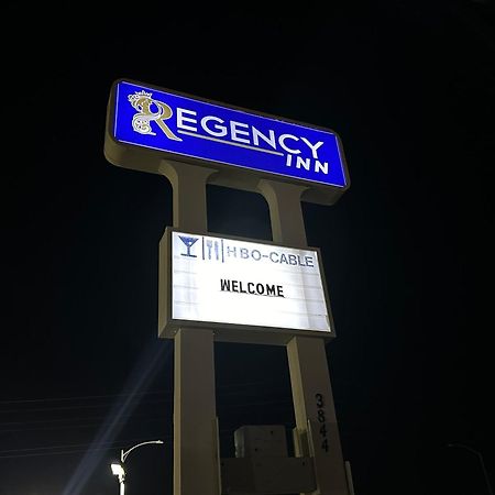 Regency Inn Fresno Esterno foto