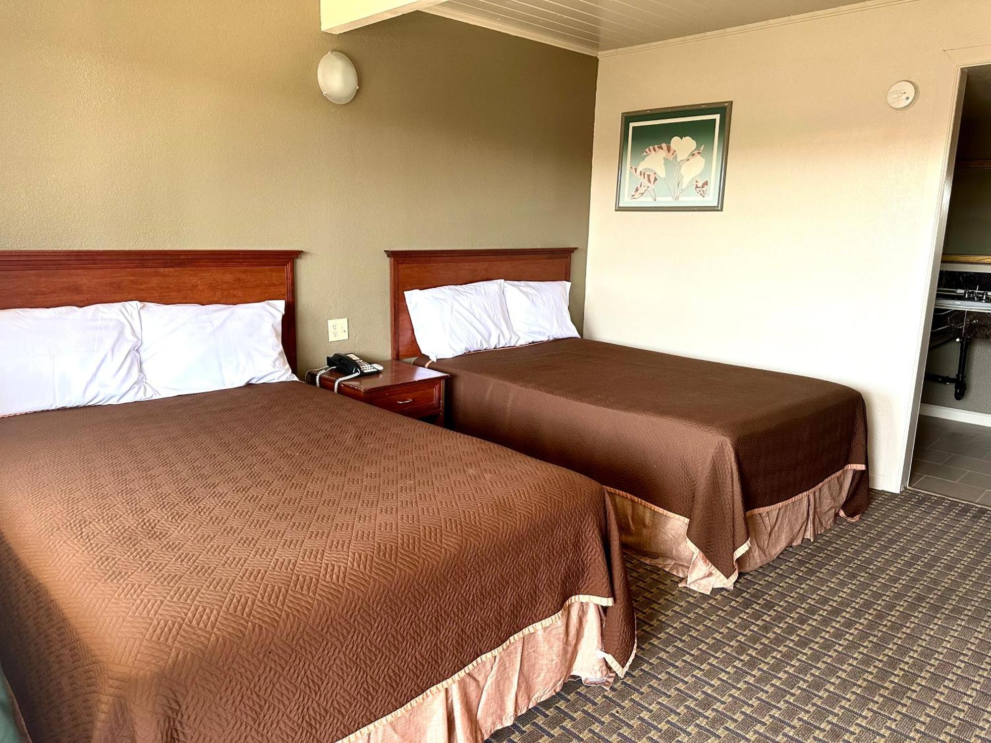 Regency Inn Fresno Esterno foto